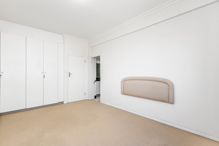 To Let 3 Bedroom Property for Rent in Sea Point Western Cape